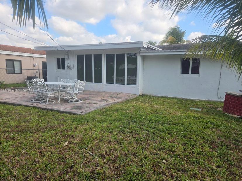 Picture of 1540 NE 173Rd St, North Miami Beach FL 33162