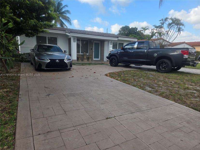 Picture of 1540 NE 173Rd St, North Miami Beach FL 33162