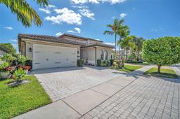 Picture of 1121 SW 113Th Ave, Pembroke Pines, FL 33025