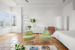 Picture of 2421 Lake Pancoast Dr # 5C, Miami Beach, FL 33140