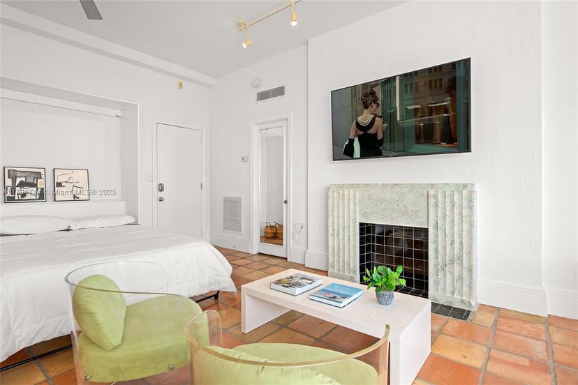 Picture of 2421 Lake Pancoast Dr # 5C, Miami Beach FL 33140