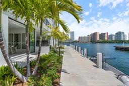 Picture of 4008 NE 167Th St # 6, North Miami Beach, FL 33160