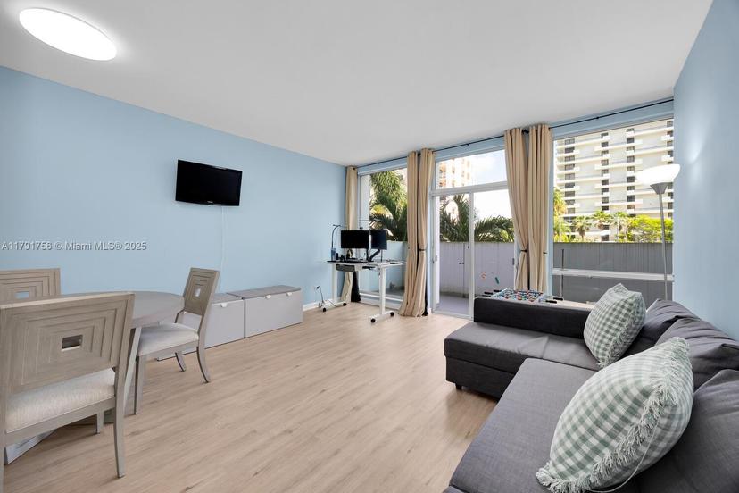 Picture of 700 Biltmore Way # 212, Coral Gables FL 33134
