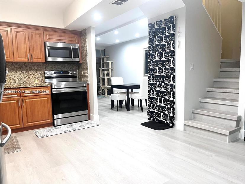 Picture of 20200 W Country Club Dr # 112, Aventura FL 33180