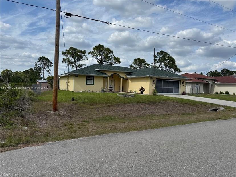 Picture of 1127 Foggia St E, Lehigh Acres FL 33974