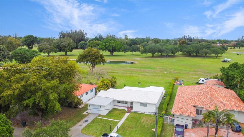 Picture of 1025 Hunting Lodge Dr, Miami Springs FL 33166