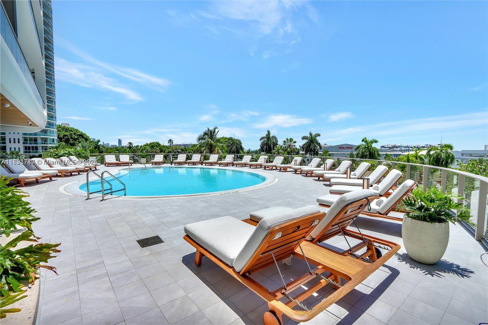 Picture of 2655 S Bayshore Dr # 706, Miami, FL 33133