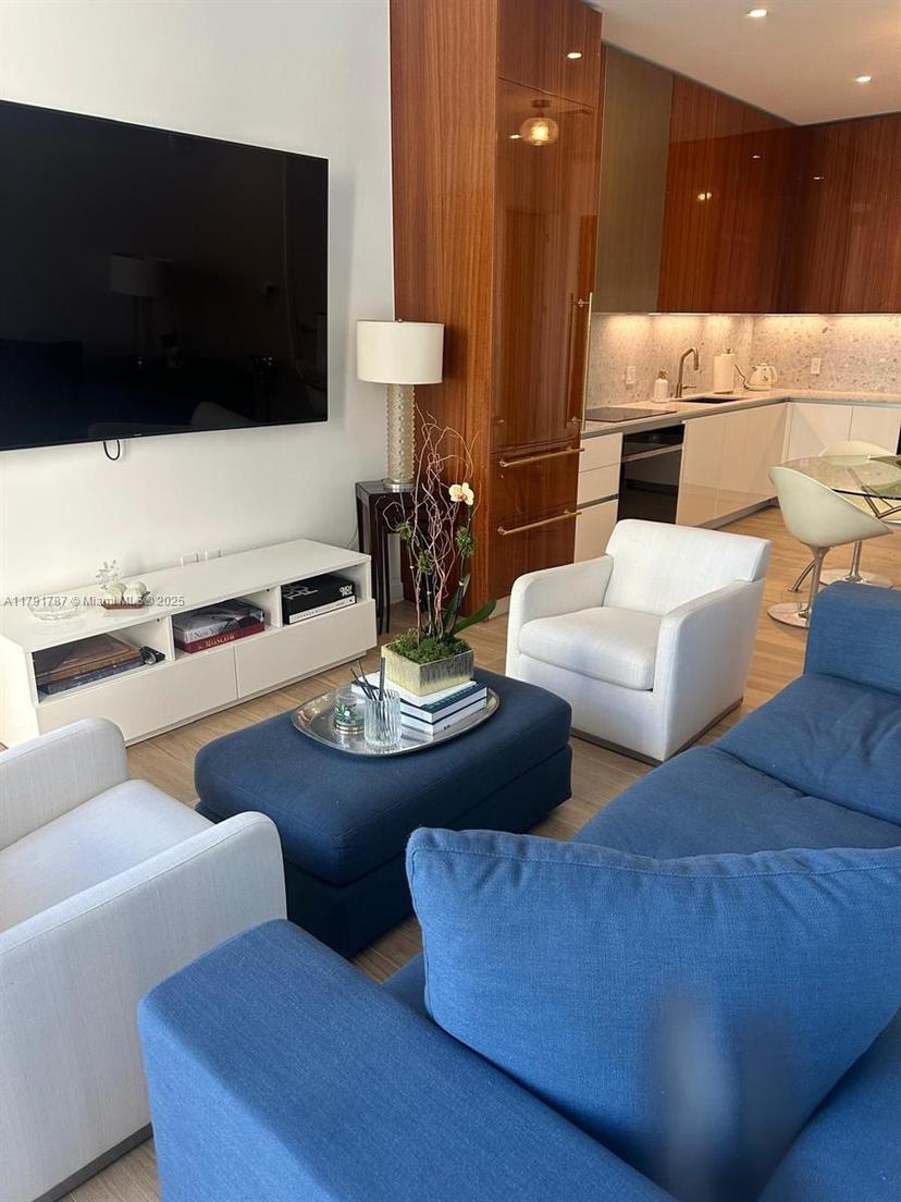 Picture of 2655 S Bayshore Dr # 706, Miami FL 33133