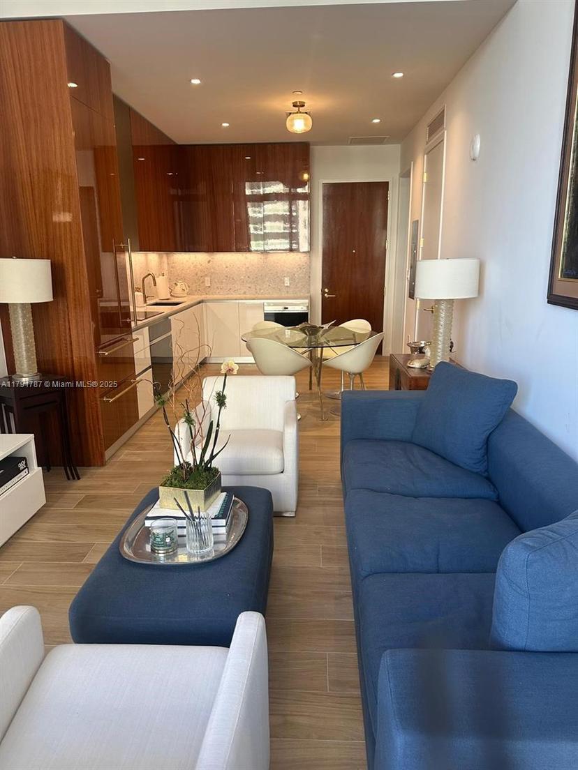 Picture of 2655 S Bayshore Dr # 706, Miami FL 33133