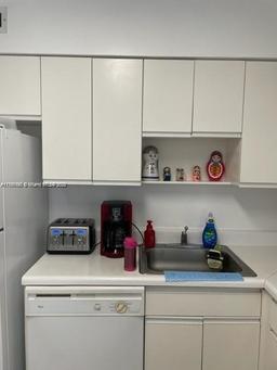 Picture of 5161 Collins Ave # 506, Miami Beach, FL 33140
