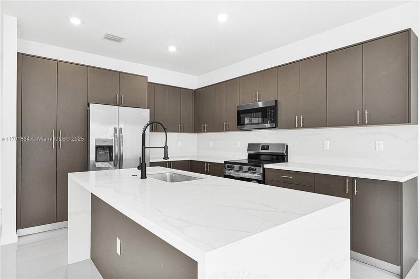 Picture of 22459 SW 125 Ave # B, Miami FL 33030