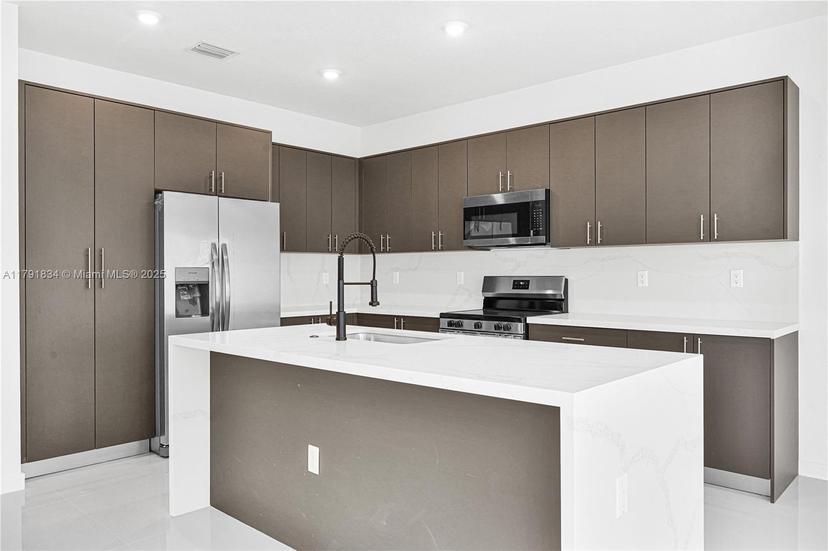 Picture of 22459 SW 125 Ave # B, Miami FL 33030