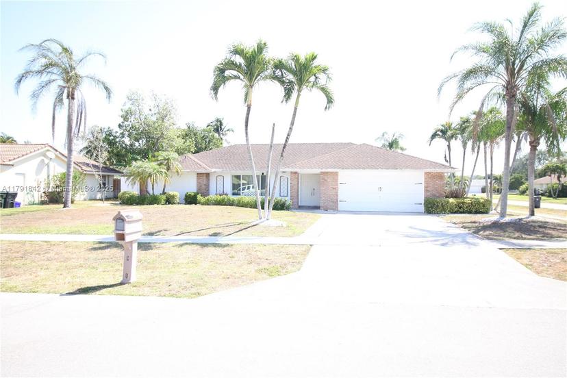 Picture of 990 Hickory Trl, Wellington FL 33414