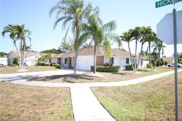 Picture of 990 Hickory Trl, Wellington, FL 33414