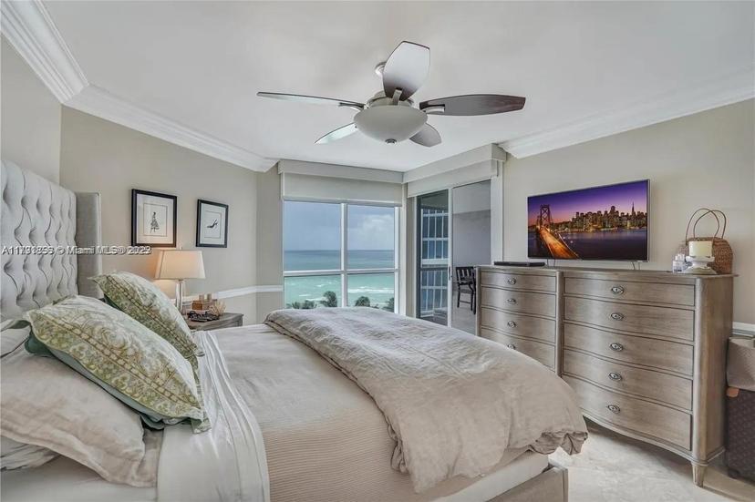 Picture of 6767 Collins # 901, Miami Beach FL 33141