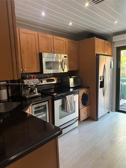 Picture of 10251 SW 77Th Ct, Miami, FL 33156
