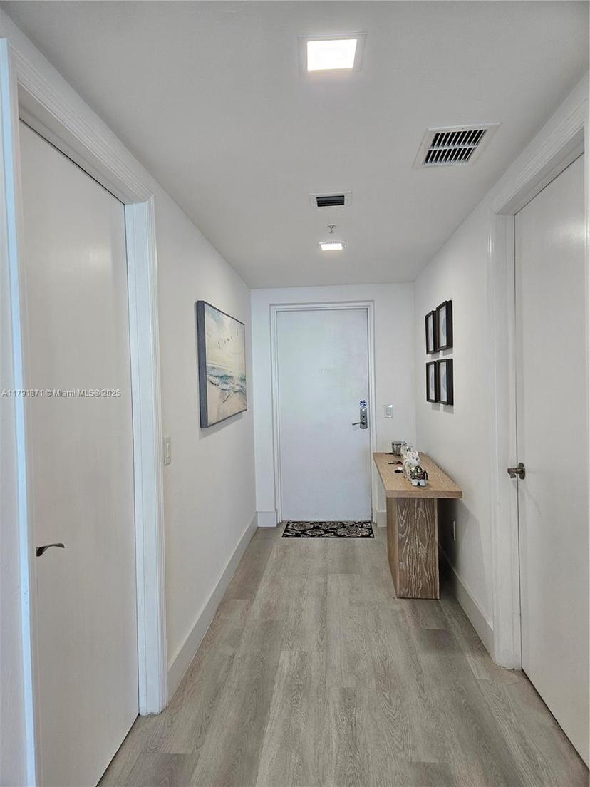 Picture of 15051 Royal Oaks Ln # 2202, North Miami, FL 33181