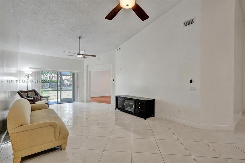 Picture of 9751 Malvern Dr, Tamarac FL 33321
