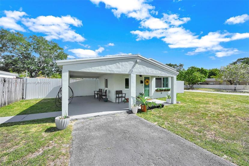Picture of 1595 NE 174Th St, North Miami Beach FL 33162