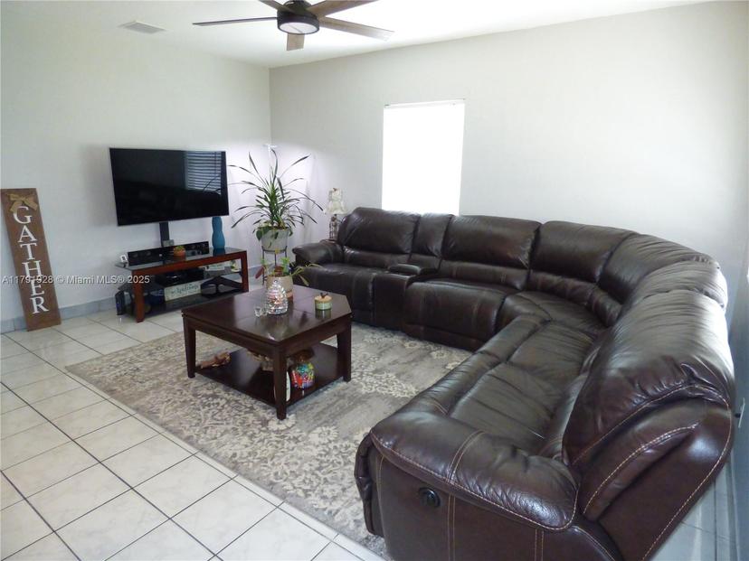Picture of 1487 NE 179Th St, North Miami Beach FL 33162