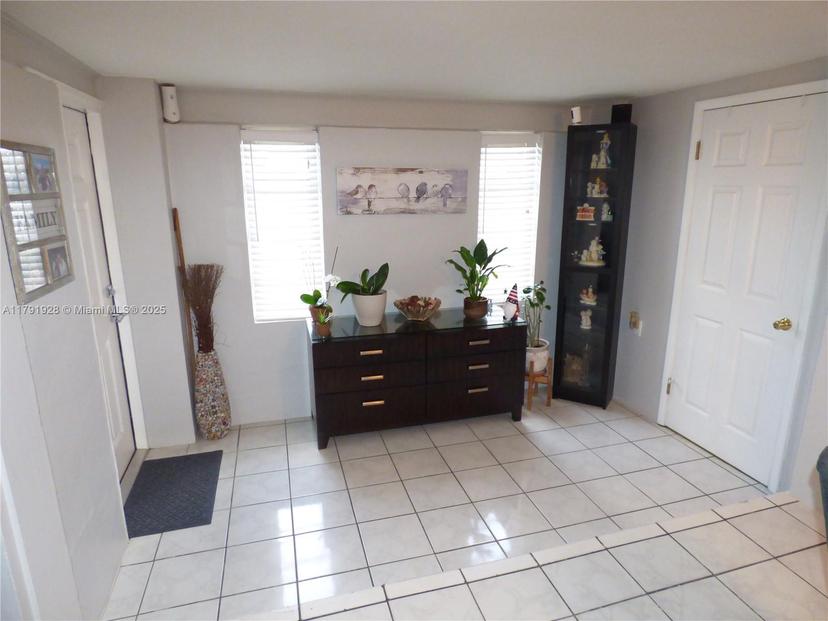 Picture of 1487 NE 179Th St, North Miami Beach FL 33162