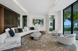Picture of 11404 N Bayshore Dr, North Miami, FL 33181