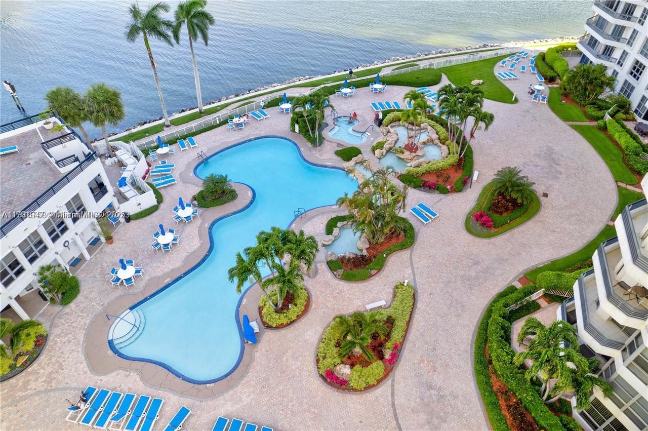 Picture of 19101 NE 36Th Ct # 903, Aventura, FL 33180