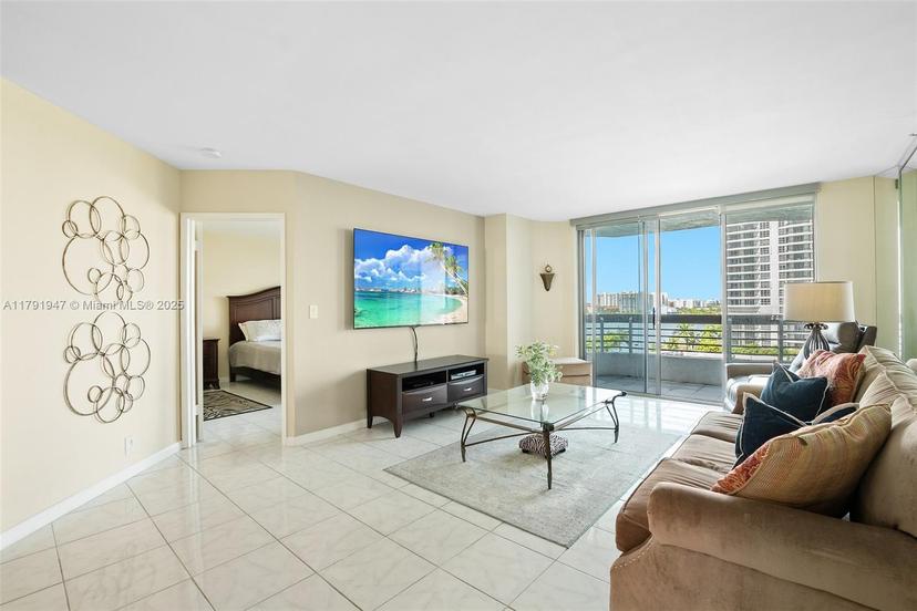 Picture of 19101 NE 36Th Ct # 903, Aventura FL 33180