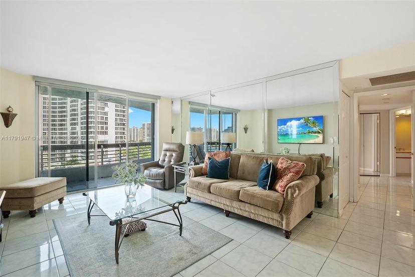 Picture of 19101 NE 36Th Ct # 903, Aventura FL 33180