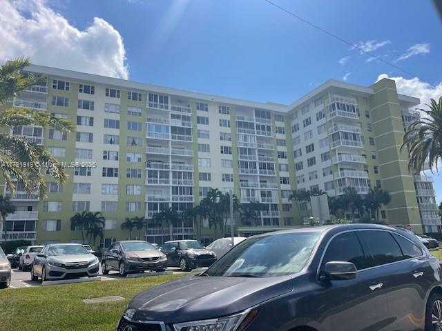 Picture of 4400 Hillcrest Dr # 701B, Hollywood FL 33021