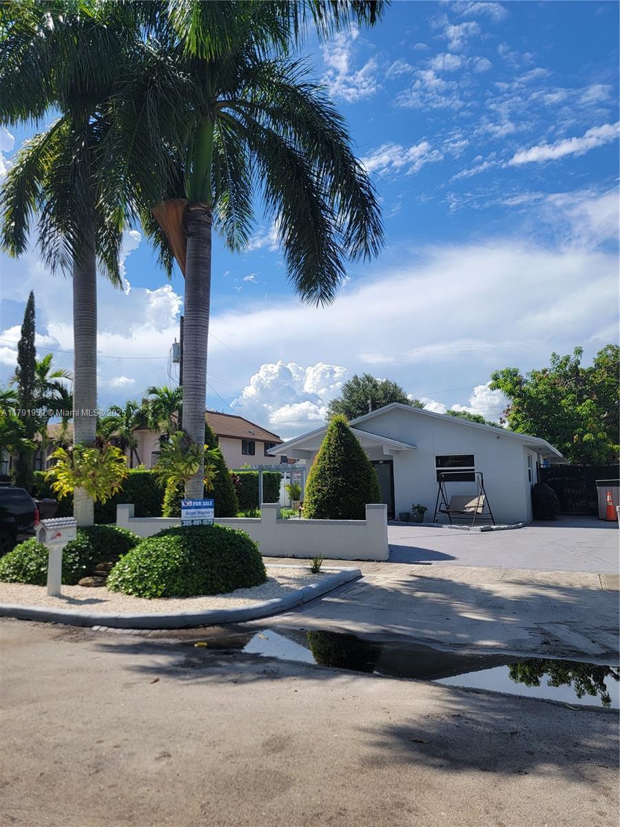 Picture of 25 E 53Rd Ter, Hialeah, FL 33013