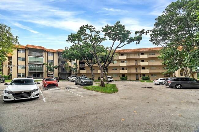 Picture of 6201 N Falls Cir Dr # 212, Lauderhill, FL 33319