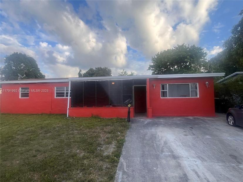 Picture of 1330 NE 212Th Ter, Miami FL 33179