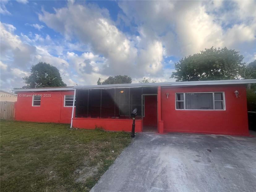 Picture of 1330 NE 212Th Ter, Miami FL 33179