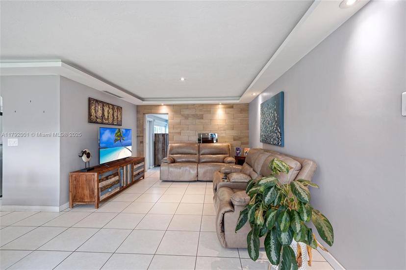 Picture of 1780 NE 170Th St, North Miami Beach FL 33162