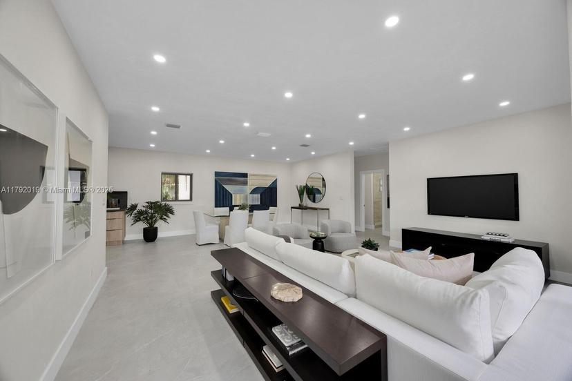 Picture of 305 Fluvia Ave, Coral Gables FL 33134