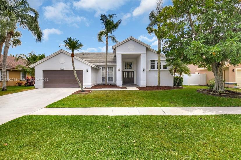 Picture of 7649 Briar Cliff Cir, Lake Worth FL 33467
