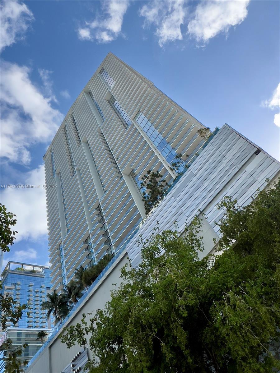 Picture of 68 SE 6Th St # 3611, Miami, FL 33131