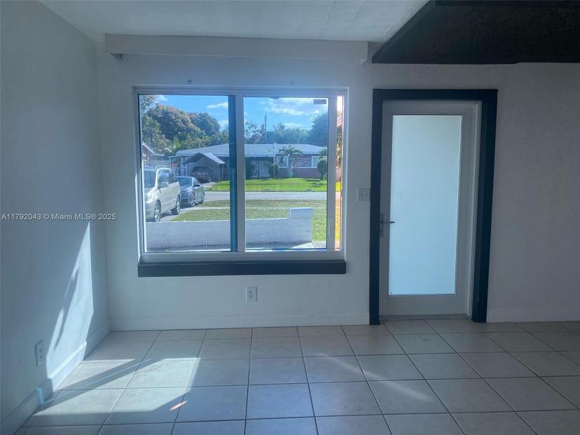 Picture of 625 W Dayton Cir, Fort Lauderdale FL 33312