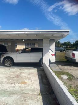 Picture of 625 W Dayton Cir, Fort Lauderdale, FL 33312