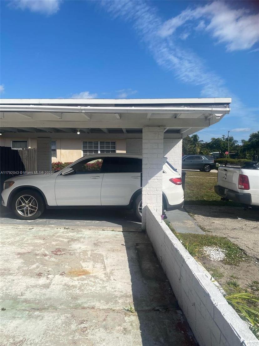 Picture of 625 W Dayton Cir, Fort Lauderdale FL 33312
