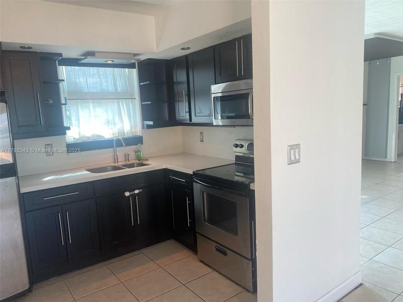 Picture of 625 W Dayton Cir, Fort Lauderdale FL 33312