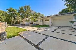 Picture of 18 Samana Dr, Miami, FL 33133