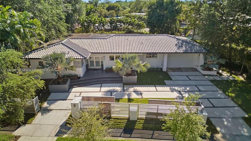 Picture of 18 Samana Dr, Miami FL 33133