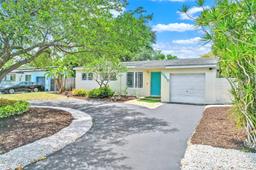 Picture of 10910 Peachtree Dr, Miami, FL 33161