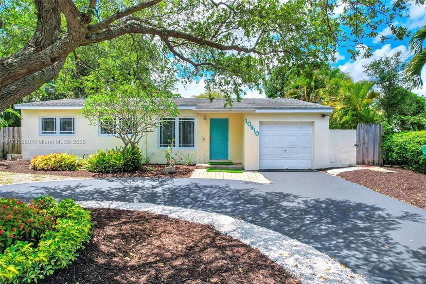 Picture of 10910 Peachtree Dr, Miami FL 33161