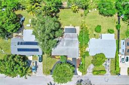 Picture of 10910 Peachtree Dr, Miami, FL 33161