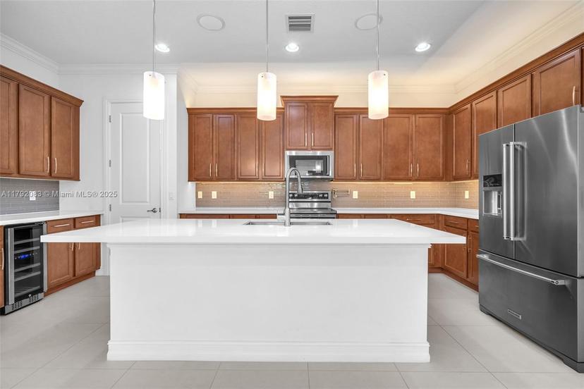 Picture of 1291 SW 113Th Way, Pembroke Pines FL 33025