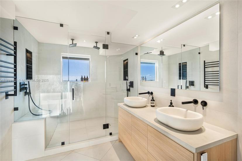 Picture of 16485 Collins Ave # 2438, Sunny Isles Beach FL 33160