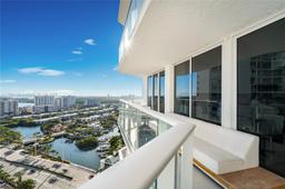 Picture of 16485 Collins Ave # 2438, Sunny Isles Beach, FL 33160